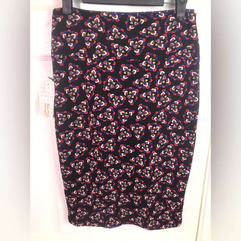 LuLaRoe Black Pencil Skirt with Multi-Color Heart Motif - Picture 4 of 6
